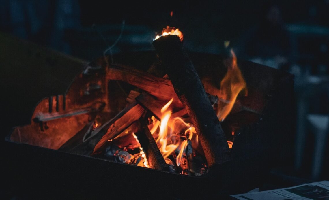 ile kosztuje kominek w salonie