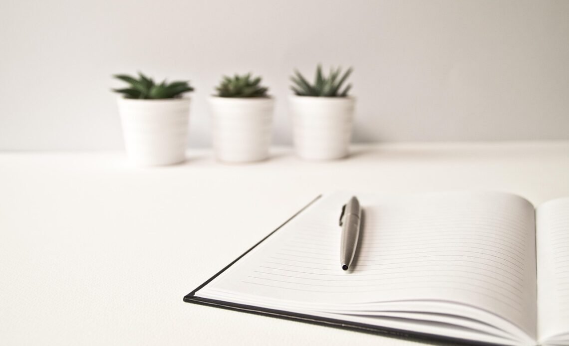 jak zmienić kontrast w laptopie windows 11